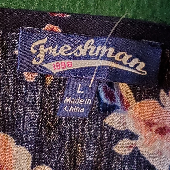 Freshman floral top - Picture 12 of 15